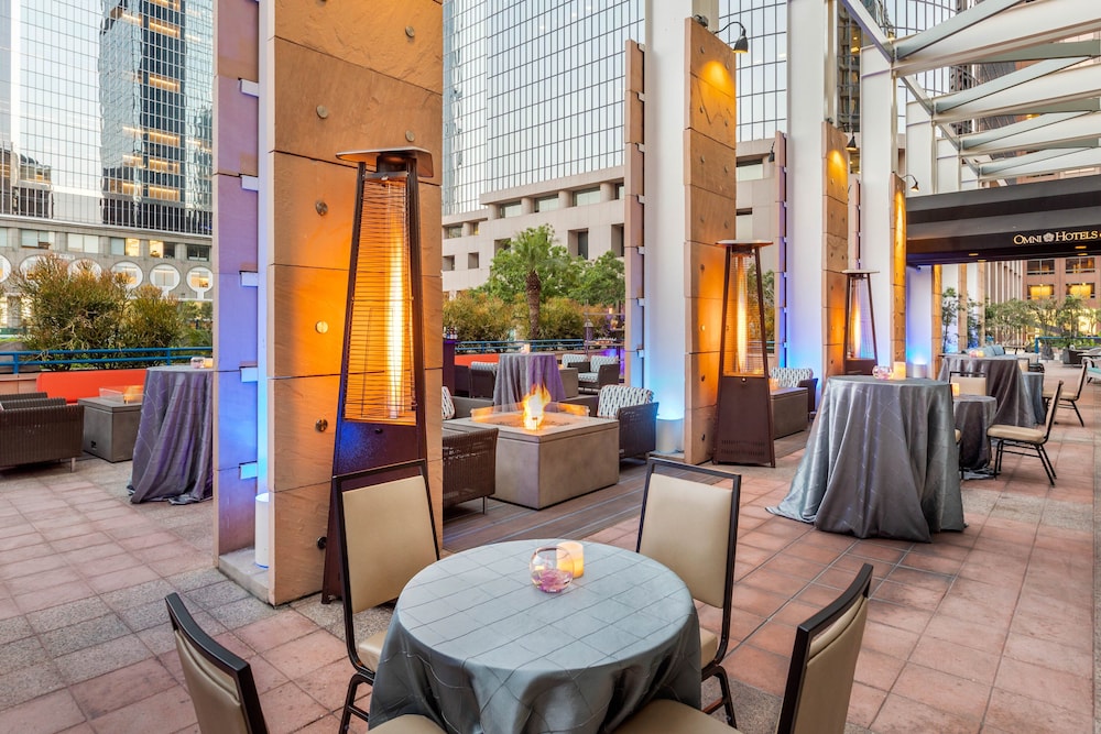 Omni Los Angeles Hotel at California Plaza — Restaurant & bars in Los Angeles, California