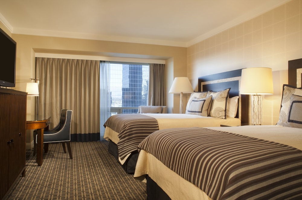 Omni Los Angeles Hotel at California Plaza — Hotel rooms in Los Angeles, California