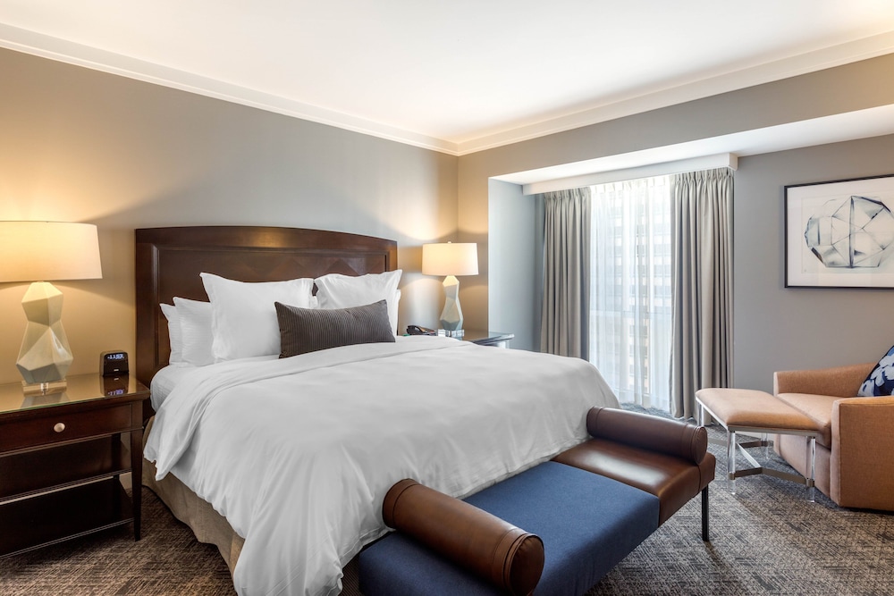Omni Los Angeles Hotel at California Plaza — Hotel rooms in Los Angeles, California
