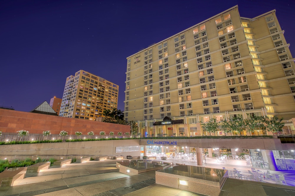 Omni Los Angeles Hotel at California Plaza — Hotel building in Los Angeles, California