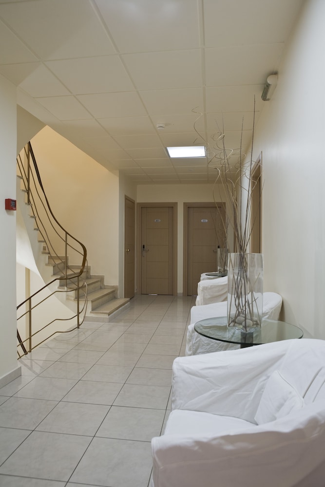 Parnon Hotel — Hotel building in Athens, Attica