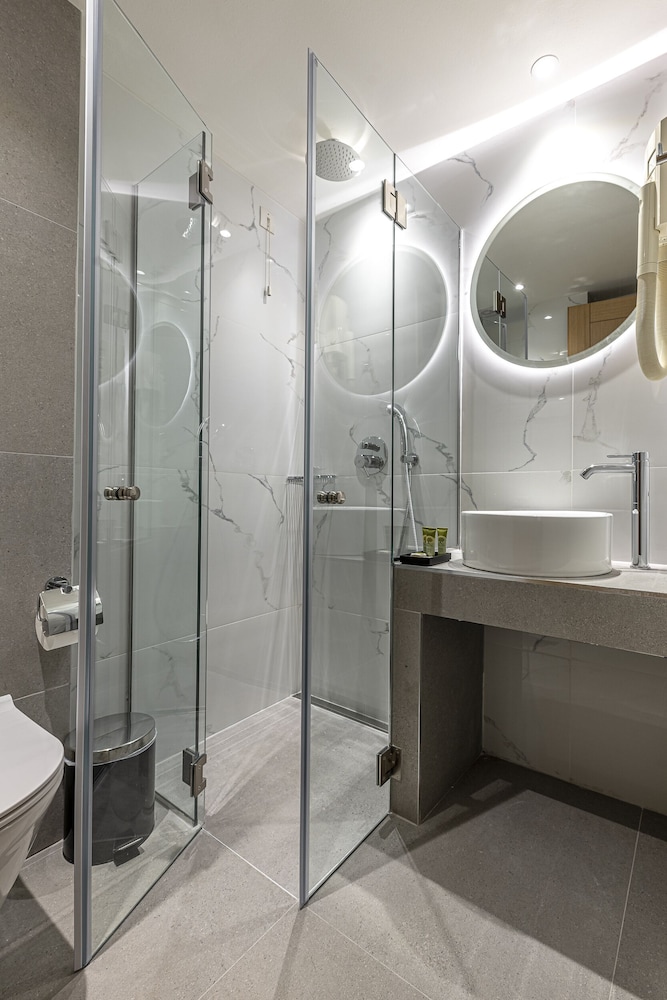 Parnon Hotel — Hotel rooms in Athens, Attica