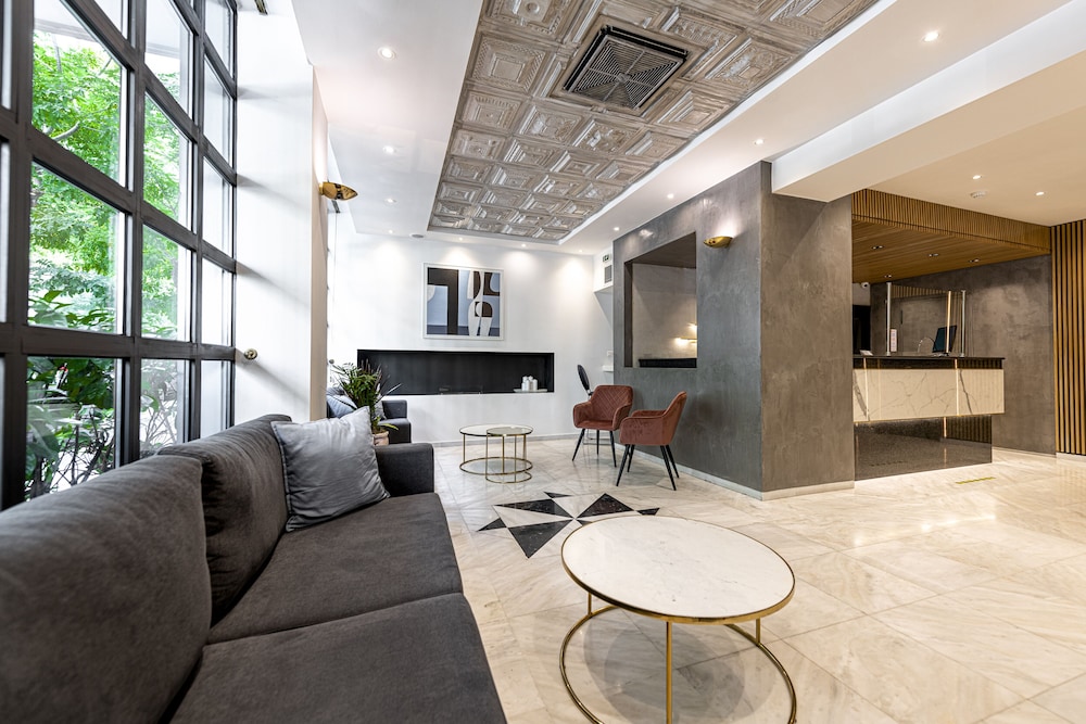 Parnon Hotel — Hotel building in Athens, Attica
