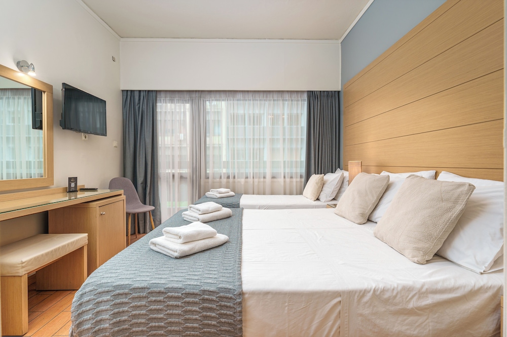 Parnon Hotel — Hotel rooms in Athens, Attica
