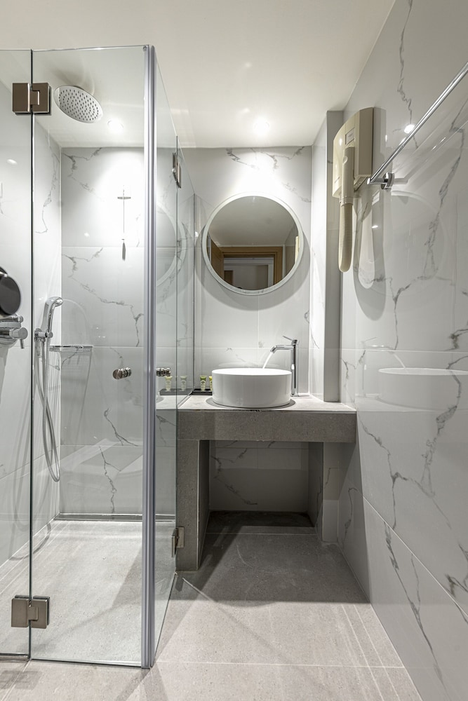 Parnon Hotel — Hotel rooms in Athens, Attica