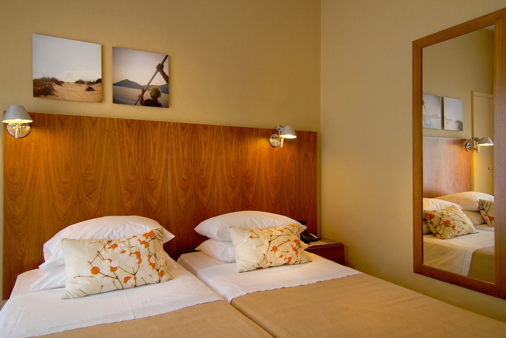 Philippos Hotel — Hotel rooms in Athens, Attica