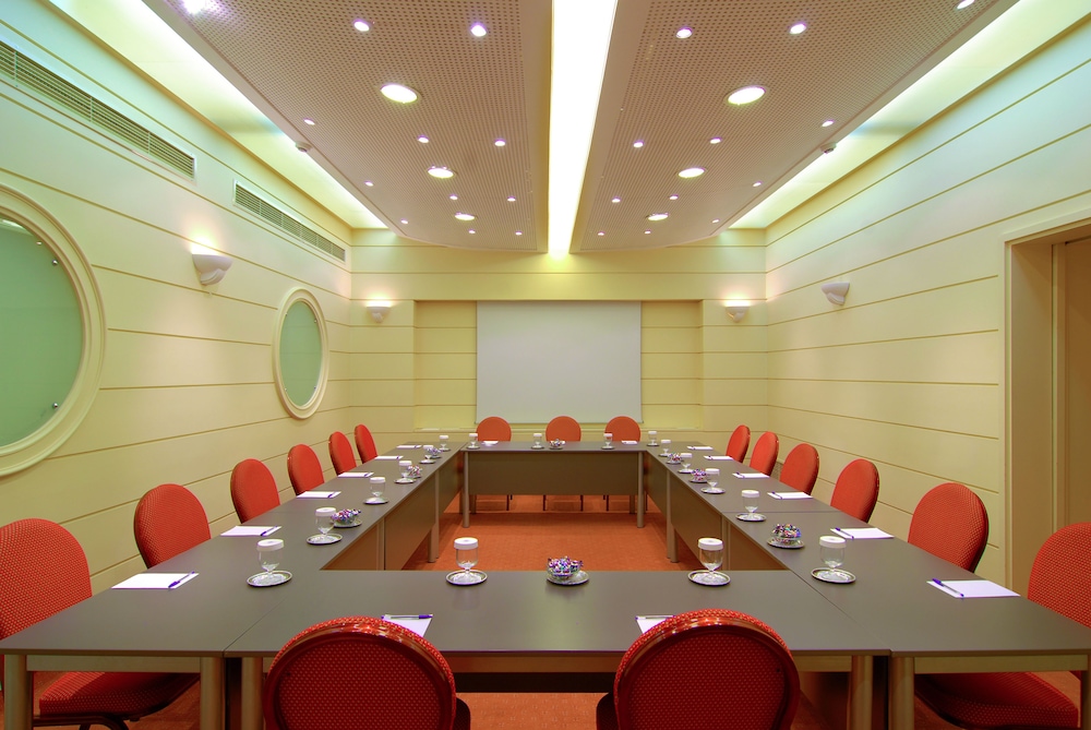 Philippos Hotel — Hotel building in Athens, Attica