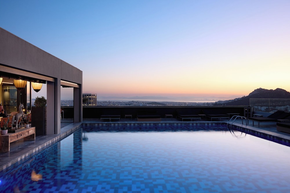 President Hotel Athens — Swimming pool in Athens, Attica