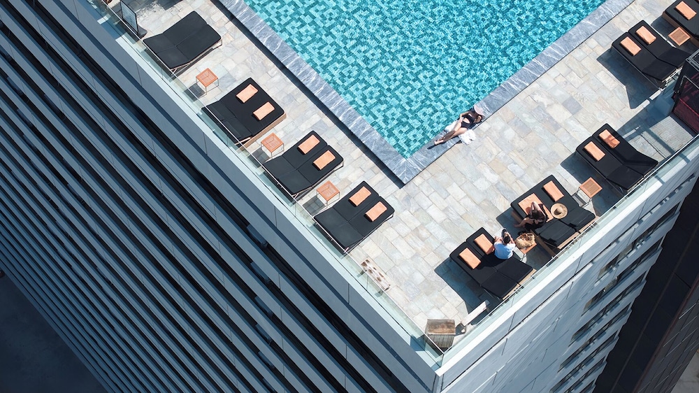 President Hotel Athens — Swimming pool in Athens, Attica