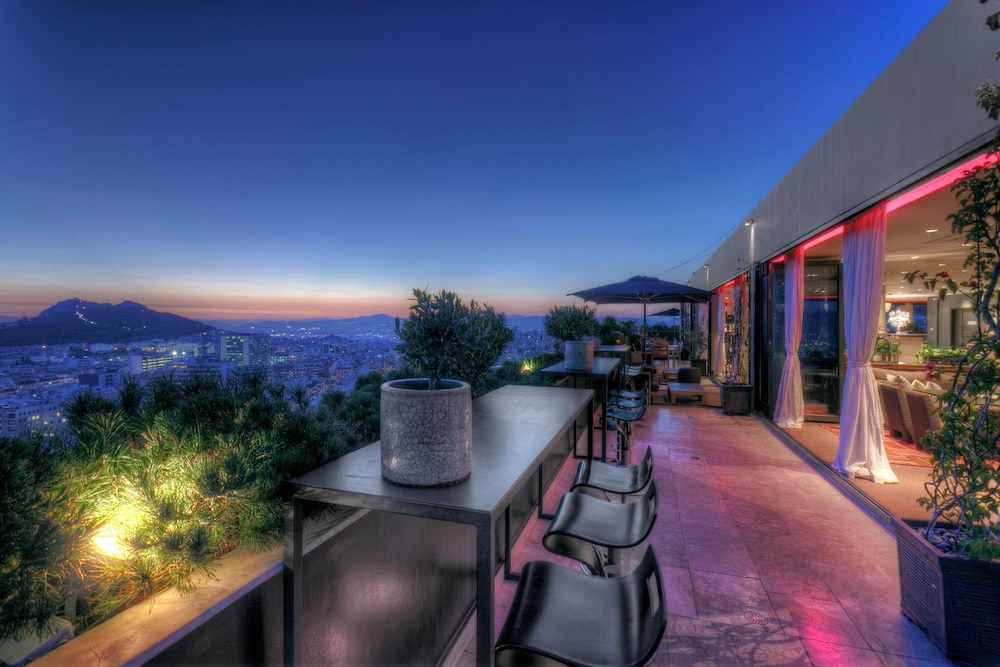 President Hotel Athens — Restaurant & bars in Athens, Attica