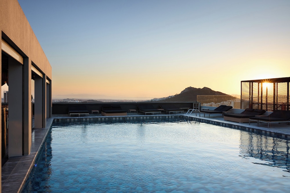 President Hotel Athens — Swimming pool in Athens, Attica