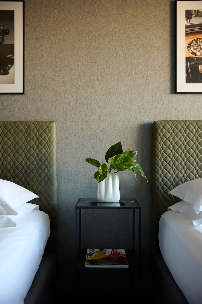 President Hotel Athens — Hotel rooms in Athens, Attica