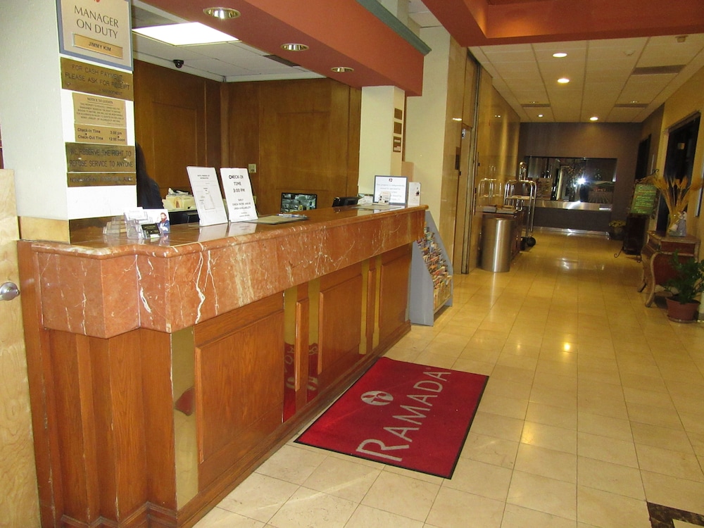 Ramada by Wyndham Los Angeles/Koreatown West — Hotel building in Los Angeles, California
