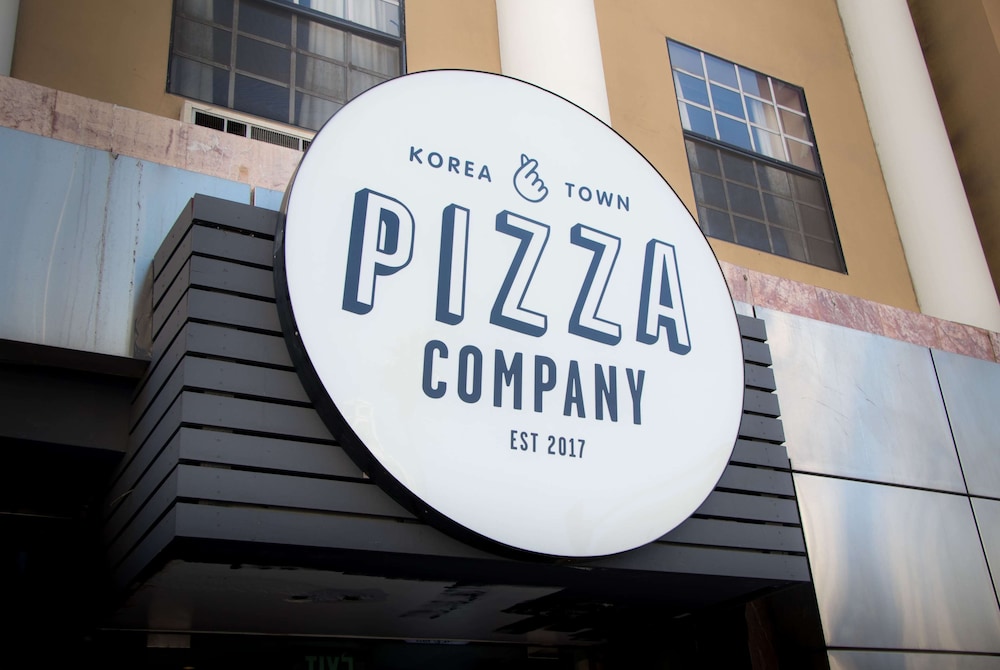 Ramada by Wyndham Los Angeles/Koreatown West — Restaurant & bars in Los Angeles, California