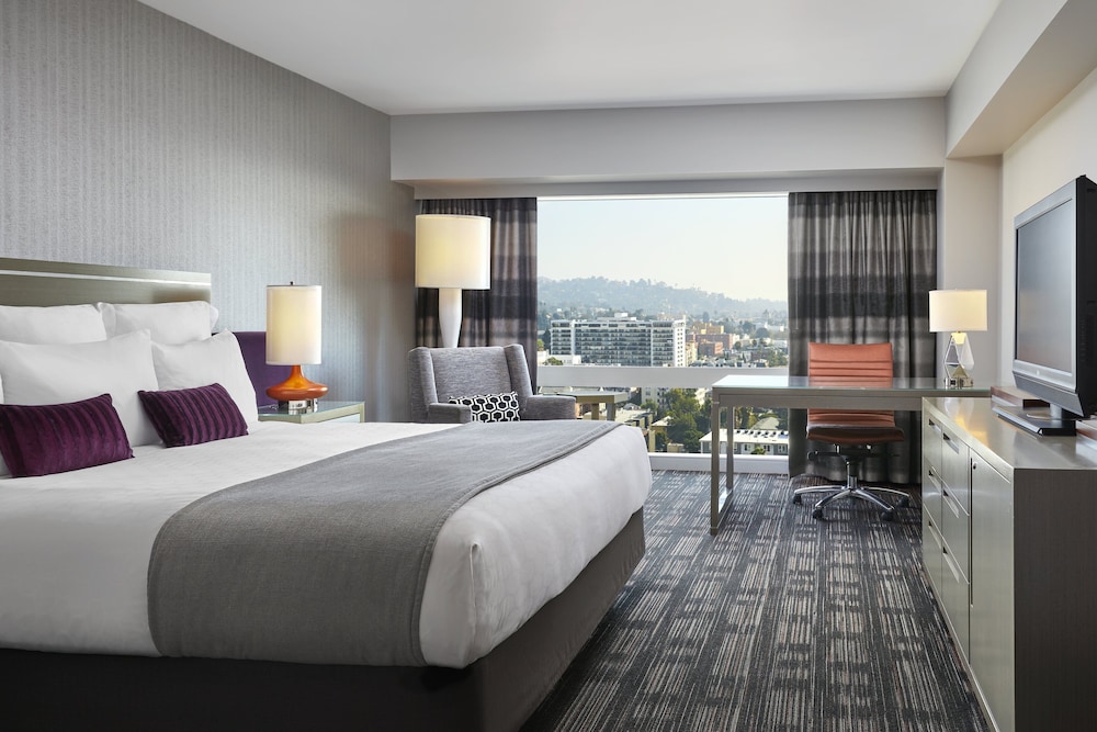 Loews Hollywood Hotel — Hotel rooms in Los Angeles, California