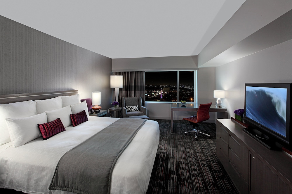 Loews Hollywood Hotel — Hotel rooms in Los Angeles, California
