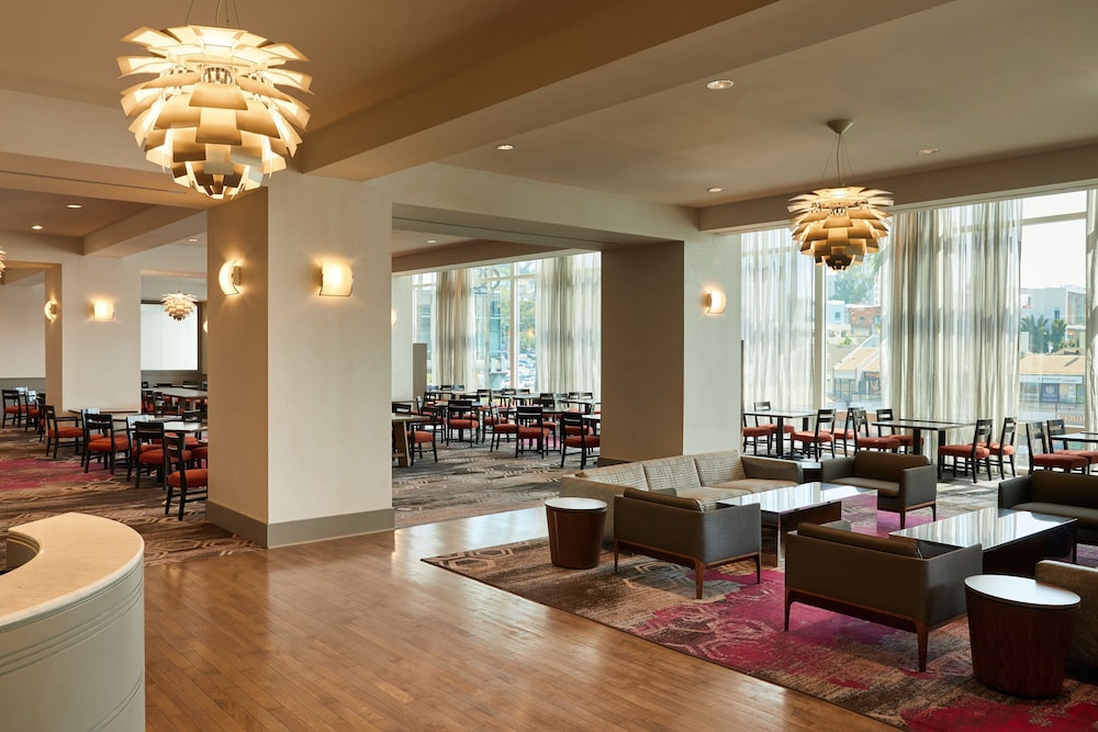 Loews Hollywood Hotel — Restaurant & bars in Los Angeles, California