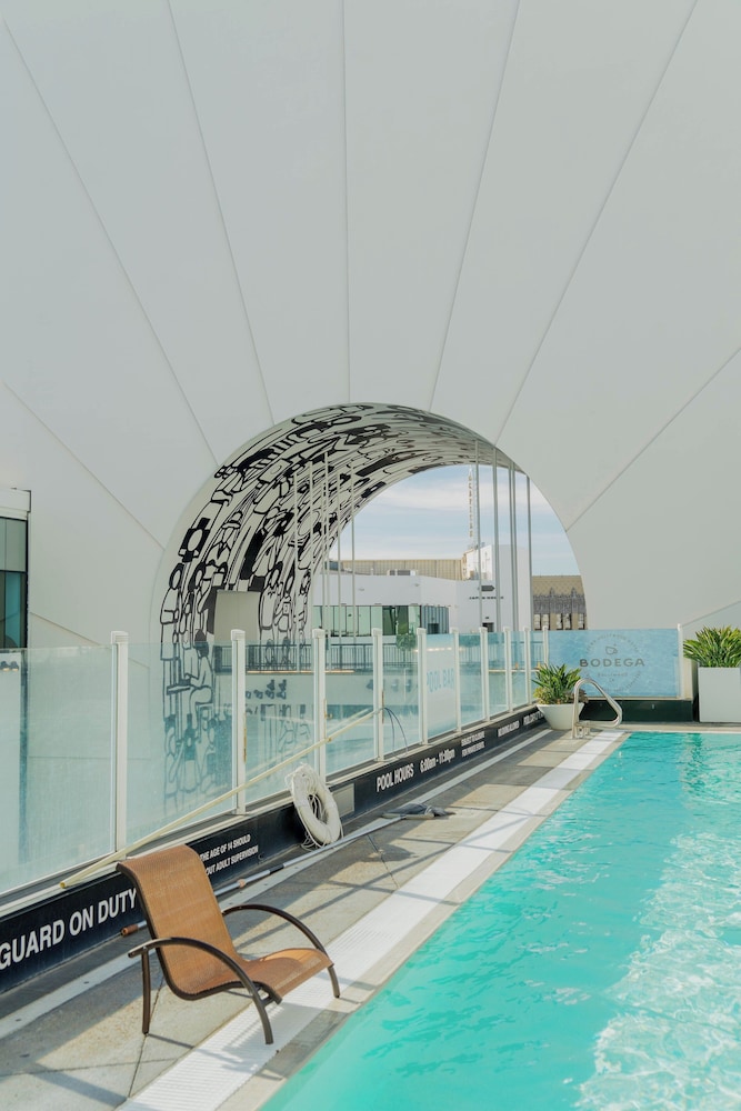Loews Hollywood Hotel — Swimming pool in Los Angeles, California
