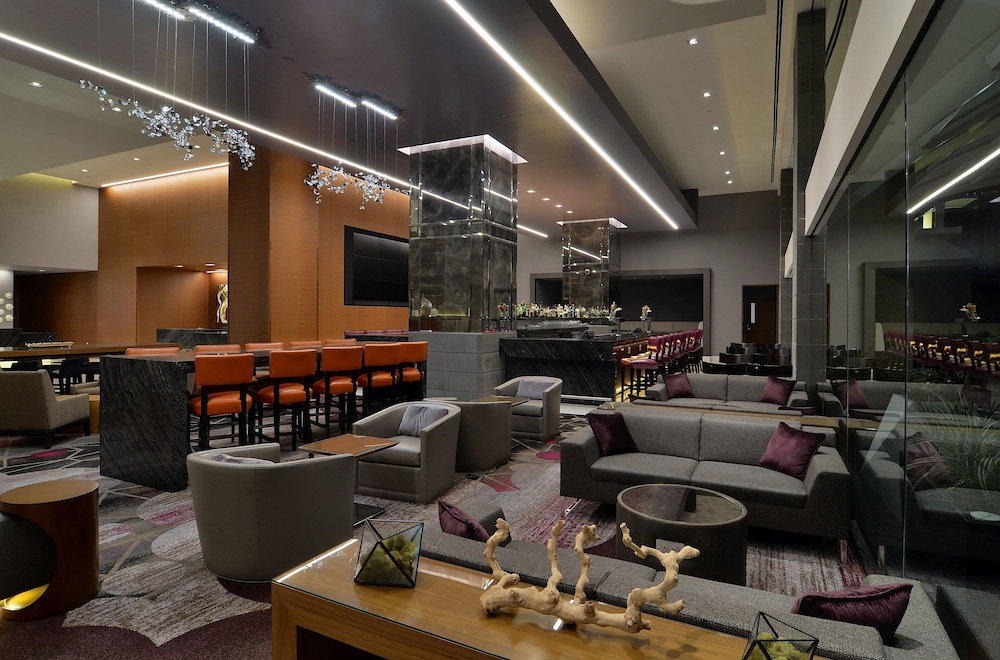 Loews Hollywood Hotel — Restaurant & bars in Los Angeles, California