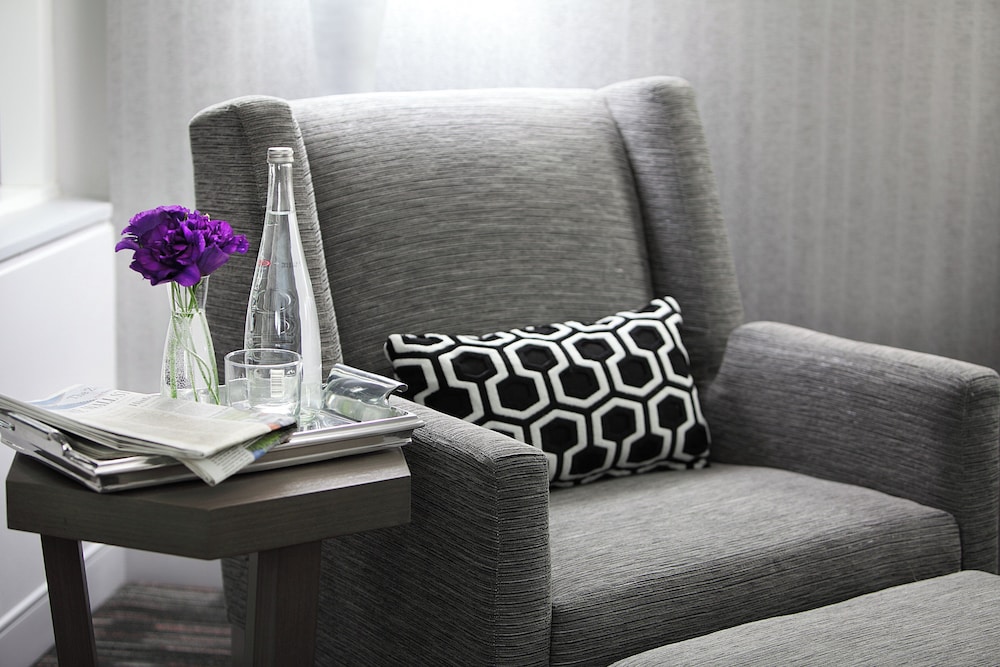Loews Hollywood Hotel — Hotel rooms in Los Angeles, California