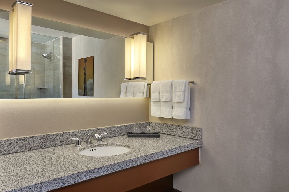 Loews Hollywood Hotel — Hotel rooms in Los Angeles, California