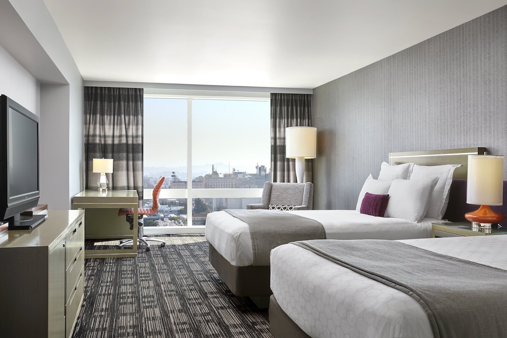 Loews Hollywood Hotel — Hotel rooms in Los Angeles, California