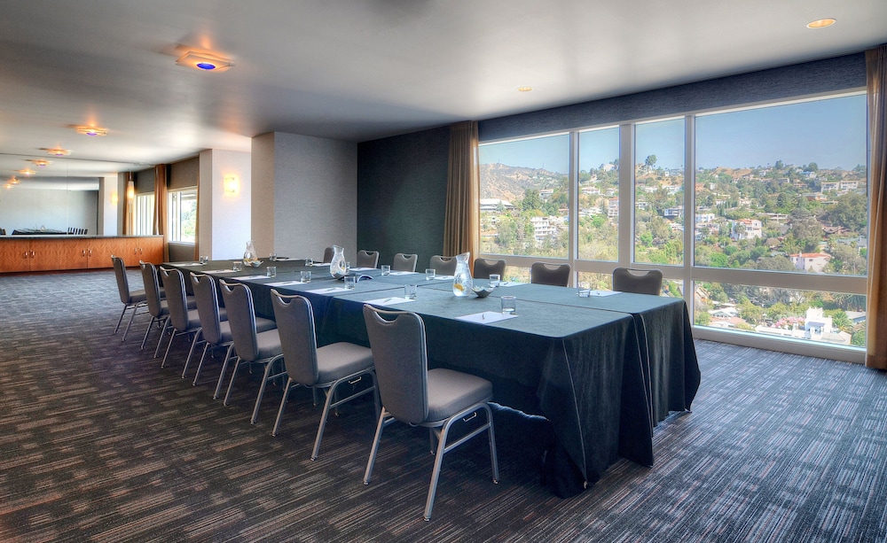 Loews Hollywood Hotel — Hotel building in Los Angeles, California