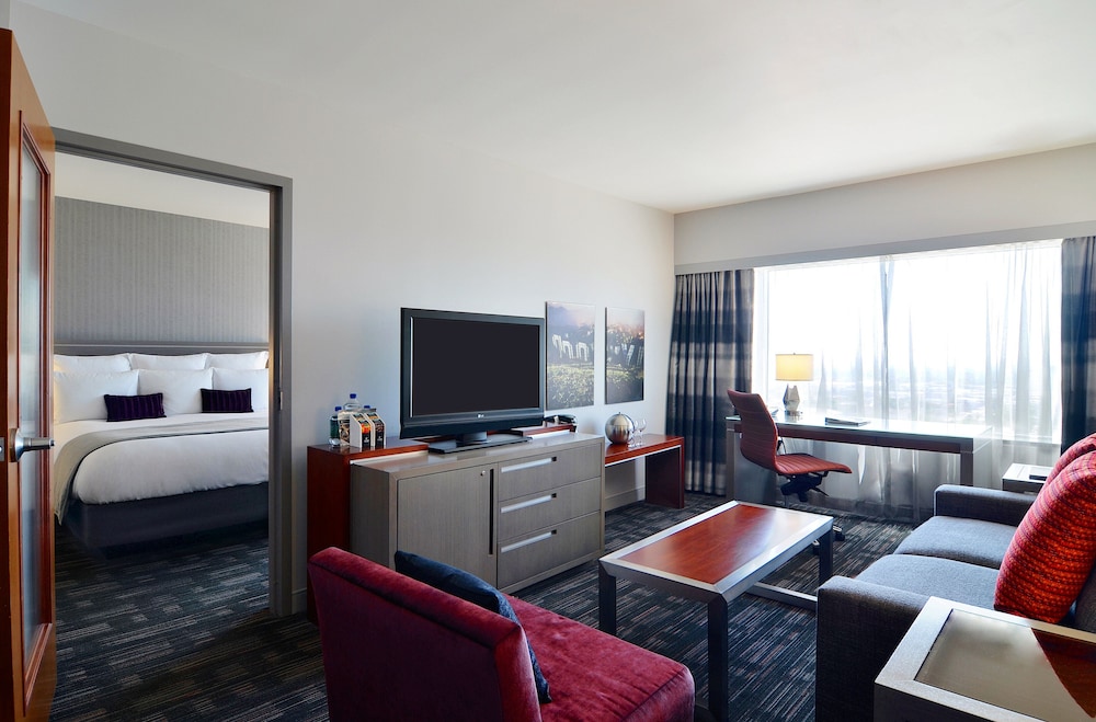Loews Hollywood Hotel — Hotel rooms in Los Angeles, California