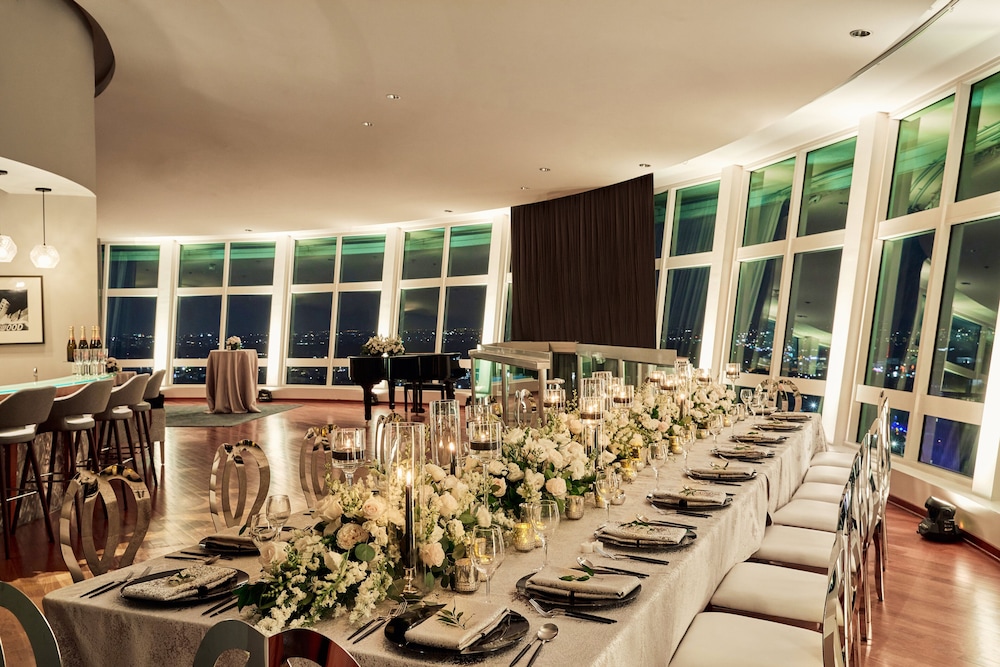 Loews Hollywood Hotel — Restaurant & bars in Los Angeles, California