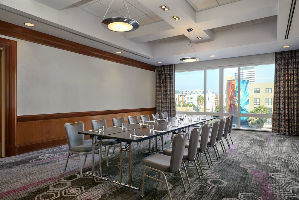 Loews Hollywood Hotel — Hotel building in Los Angeles, California