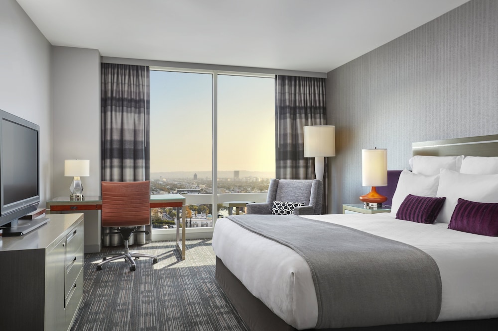 Loews Hollywood Hotel — Hotel rooms in Los Angeles, California