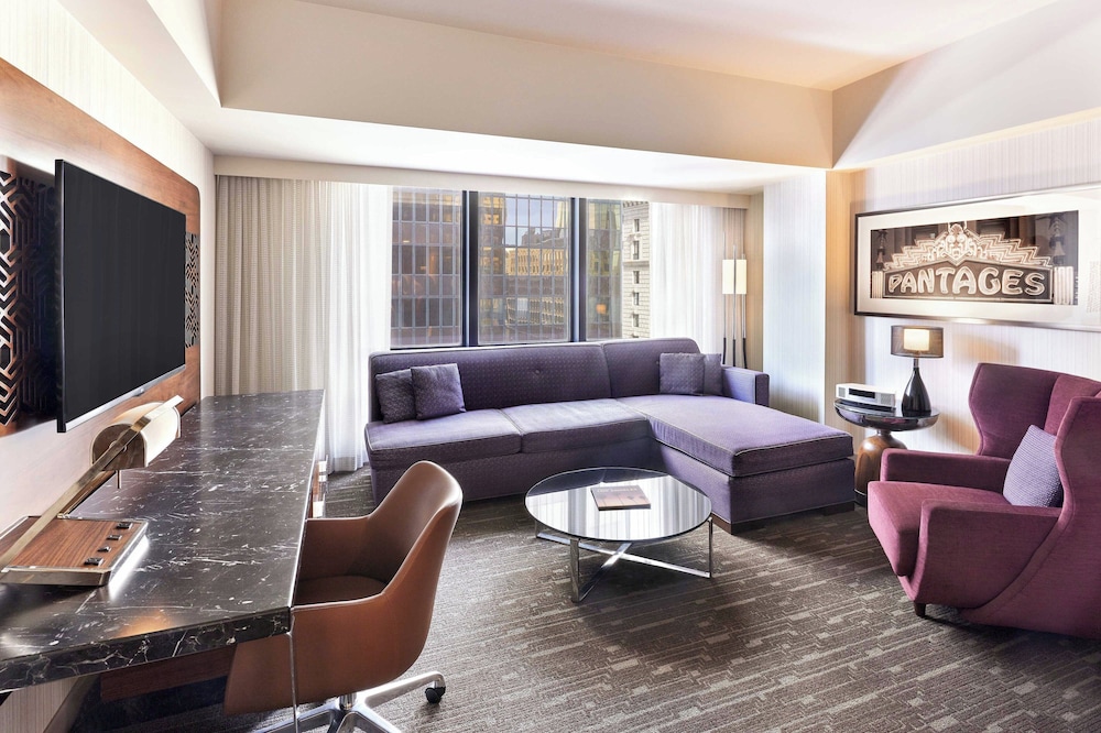 Sheraton Grand Los Angeles — Hotel rooms in Los Angeles, California