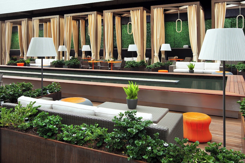 Sheraton Grand Los Angeles — Restaurant & bars in Los Angeles, California