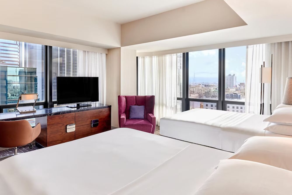 Sheraton Grand Los Angeles — Hotel rooms in Los Angeles, California