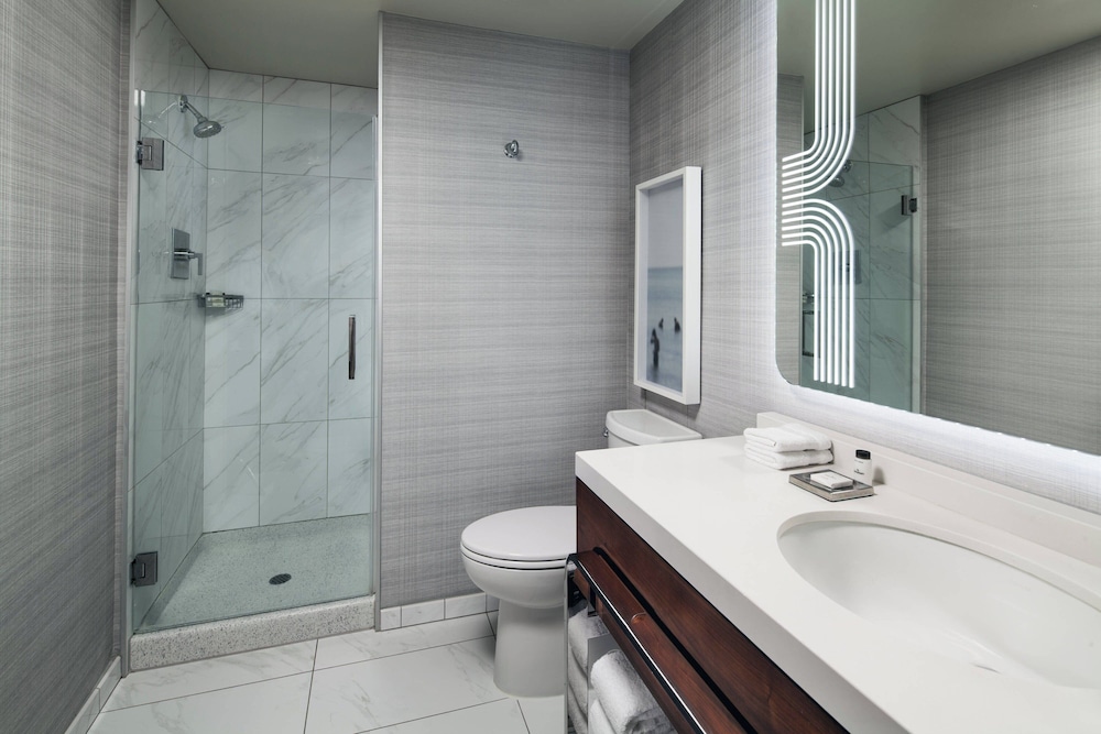 Sheraton Grand Los Angeles — Hotel rooms in Los Angeles, California