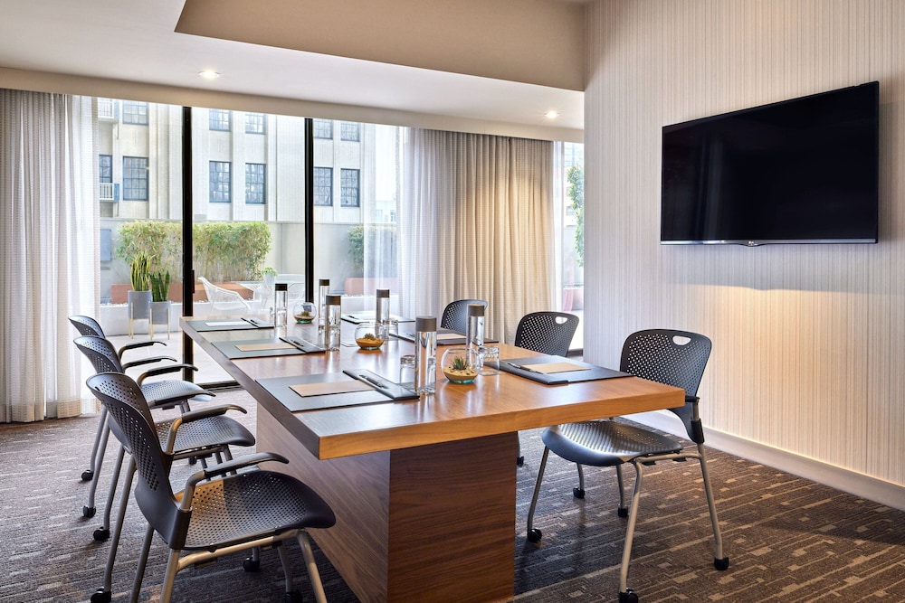 Sheraton Grand Los Angeles — Hotel rooms in Los Angeles, California