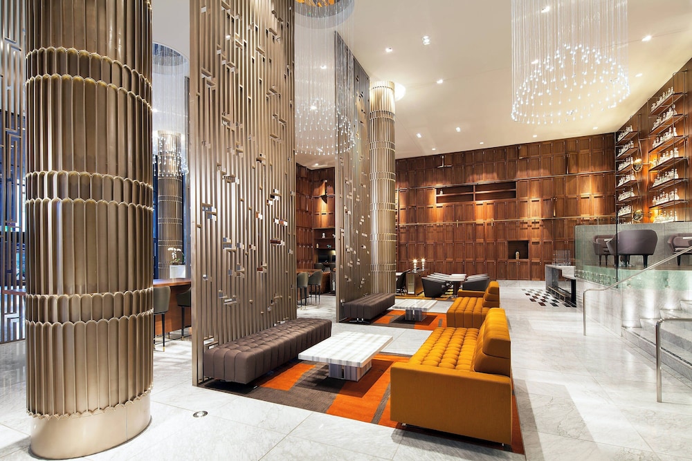Sheraton Grand Los Angeles — Restaurant & bars in Los Angeles, California