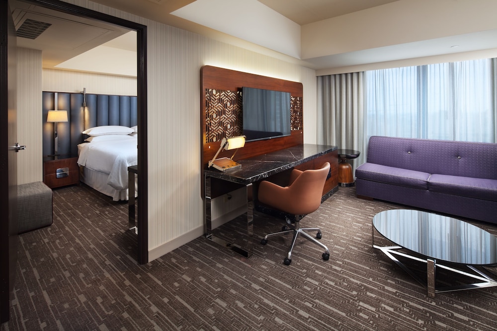 Sheraton Grand Los Angeles — Hotel rooms in Los Angeles, California