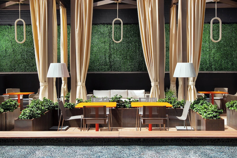 Sheraton Grand Los Angeles — Hotel rooms in Los Angeles, California