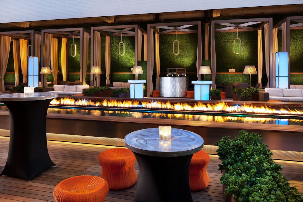 Sheraton Grand Los Angeles — Restaurant & bars in Los Angeles, California
