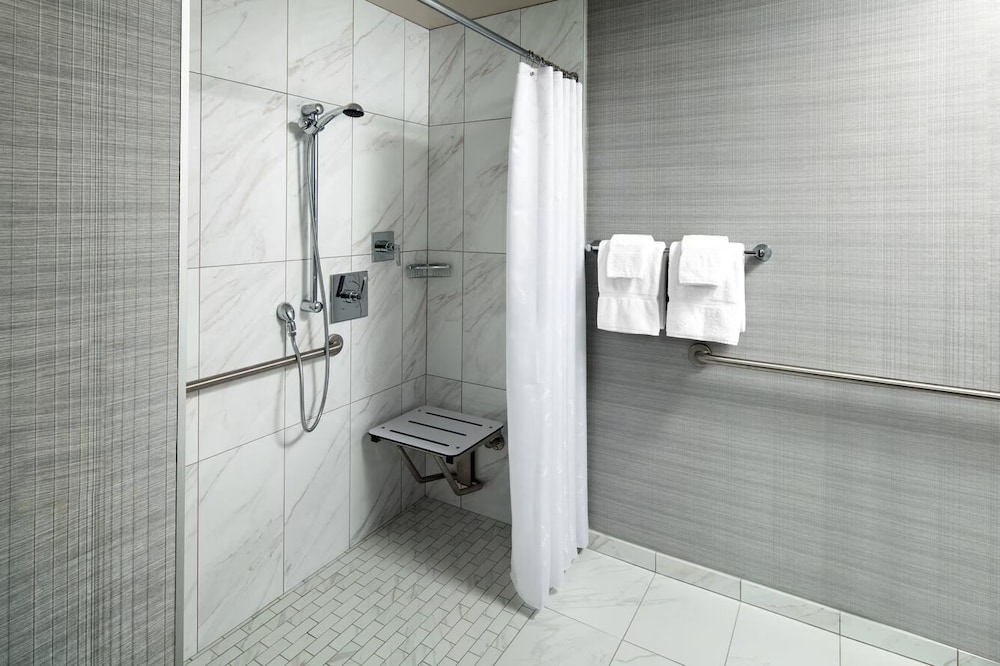 Sheraton Grand Los Angeles — Hotel rooms in Los Angeles, California