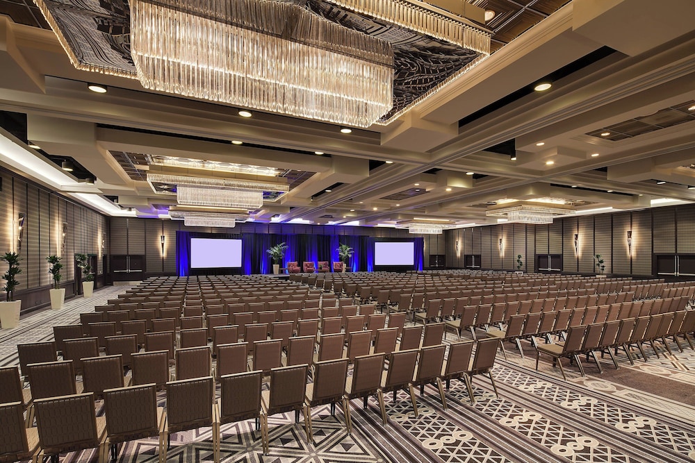 Sheraton Grand Los Angeles — Hotel building in Los Angeles, California