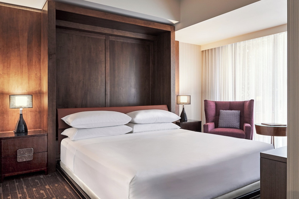 Sheraton Grand Los Angeles — Hotel rooms in Los Angeles, California
