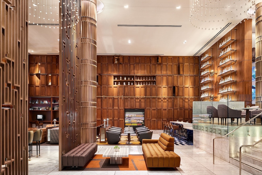 Sheraton Grand Los Angeles — Restaurant & bars in Los Angeles, California