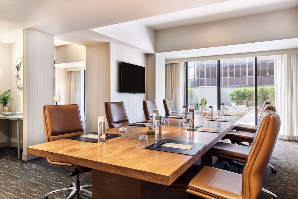 Sheraton Grand Los Angeles — Hotel rooms in Los Angeles, California