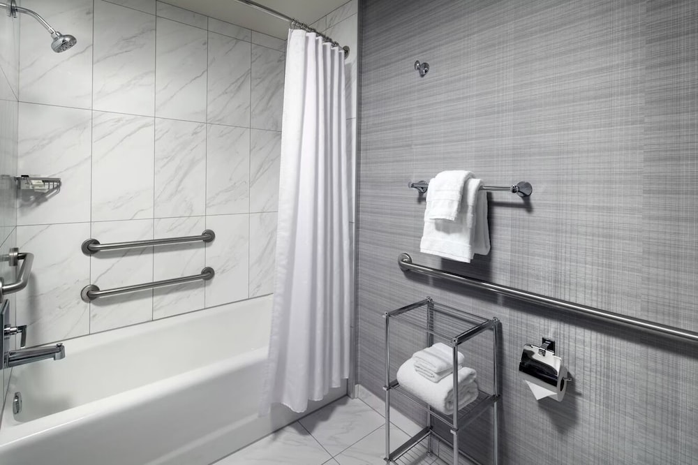 Sheraton Grand Los Angeles — Hotel rooms in Los Angeles, California