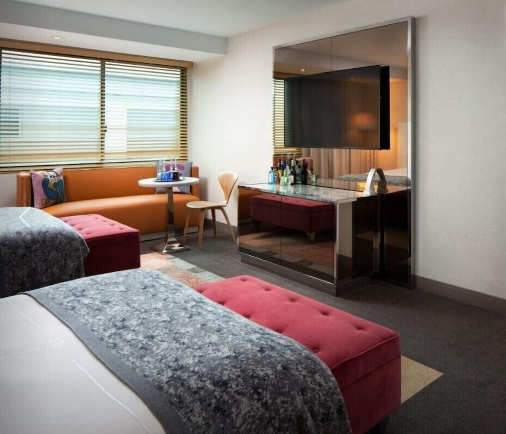 SLS Hotel, a Luxury Collection Hotel, Beverly Hills — Hotel rooms in Los Angeles, California
