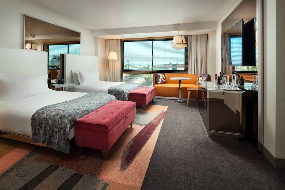 SLS Hotel, a Luxury Collection Hotel, Beverly Hills — Hotel rooms in Los Angeles, California