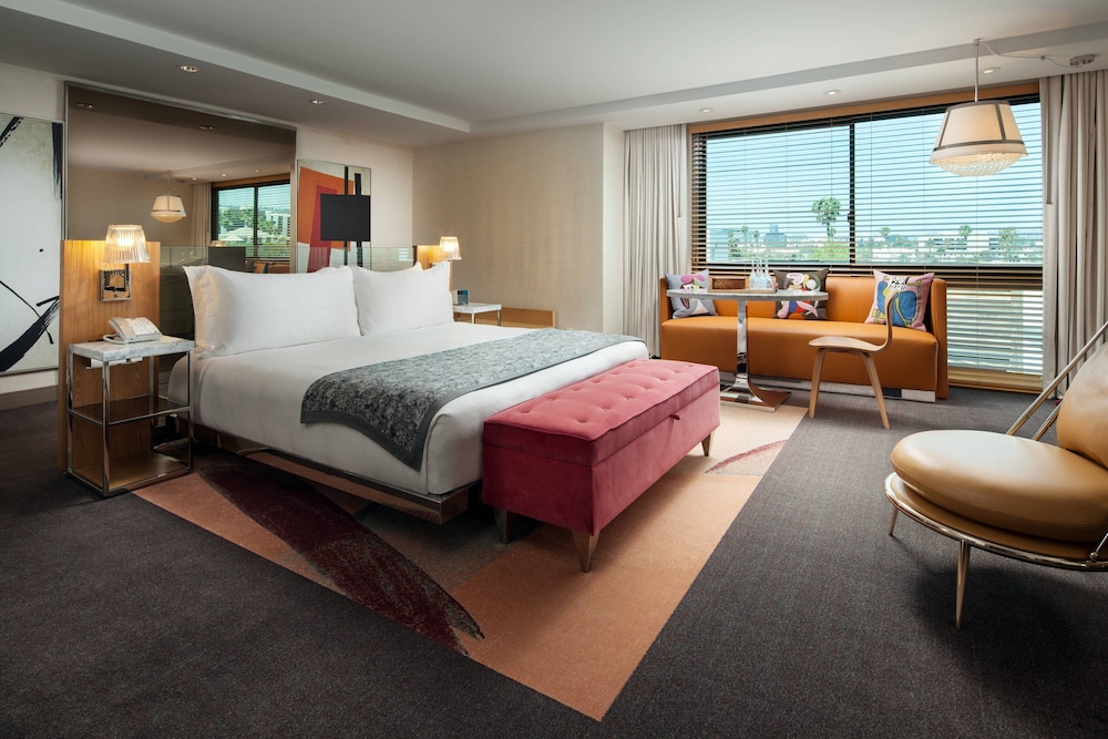 SLS Hotel, a Luxury Collection Hotel, Beverly Hills — Hotel rooms in Los Angeles, California