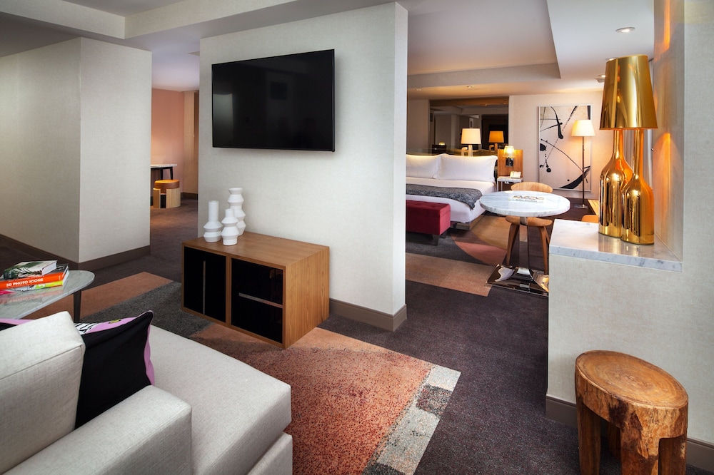 SLS Hotel, a Luxury Collection Hotel, Beverly Hills — Hotel rooms in Los Angeles, California
